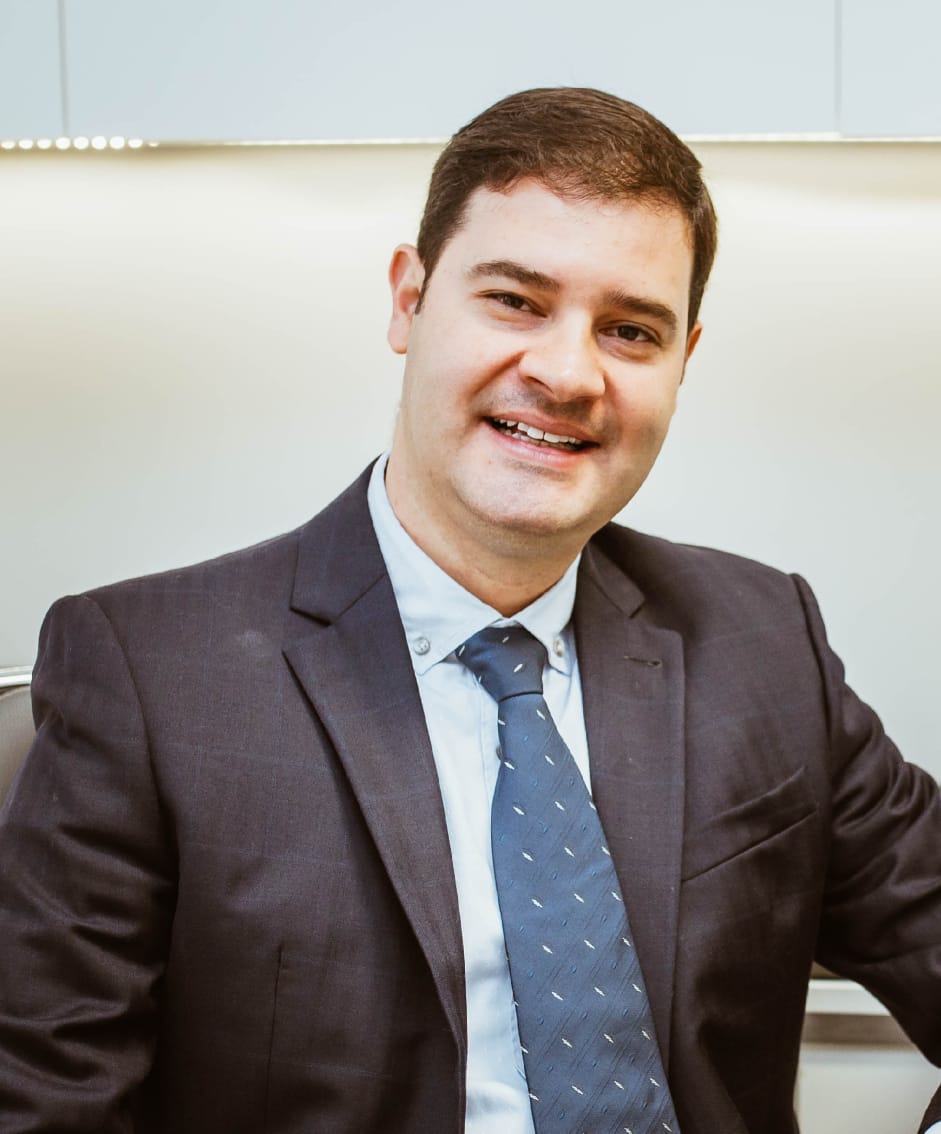 Dr. Mauricio Noschang L Silva 